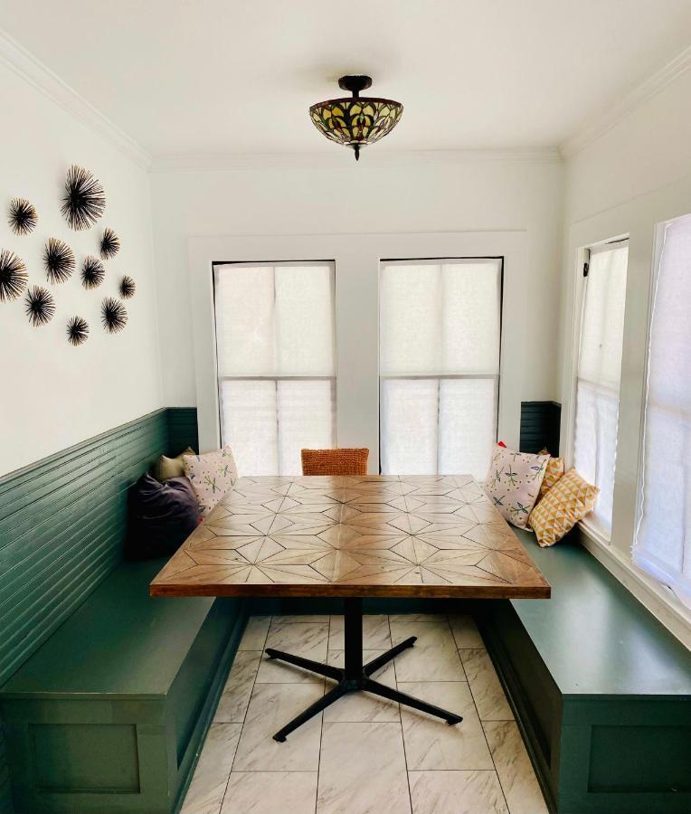 Private Room Downtown - Full House Access Lafayette Bagian luar foto