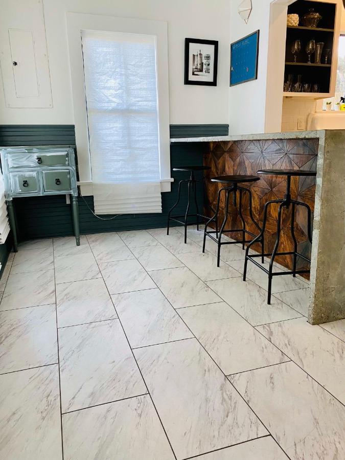Private Room Downtown - Full House Access Lafayette Bagian luar foto