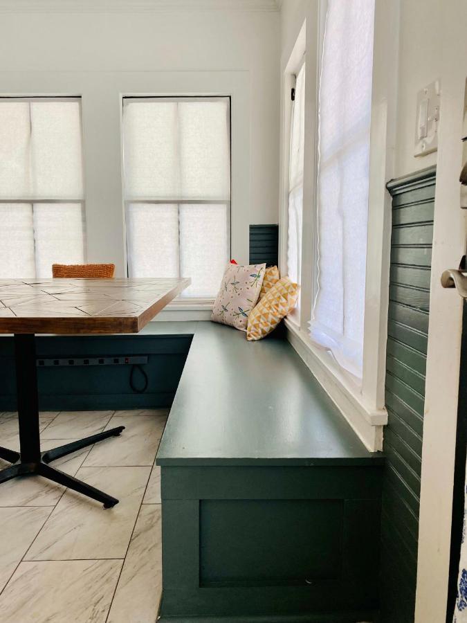 Private Room Downtown - Full House Access Lafayette Bagian luar foto